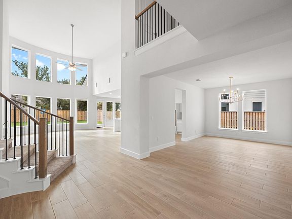 4th image of 312 Lightstone Dr