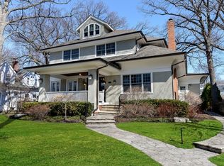 714 Washington Ave, Wilmette, IL