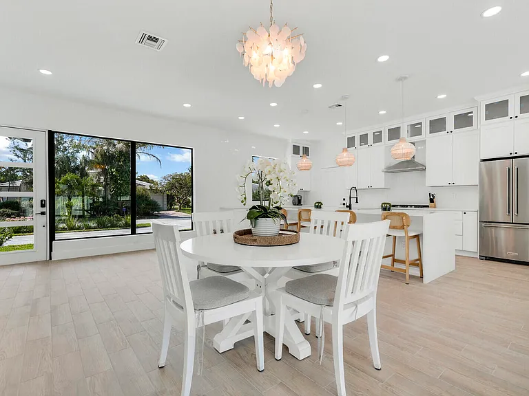 1248 N Harbor Dr — Photo 10