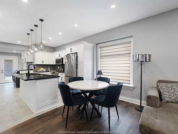 5th image of 1059 Elsmere Ave