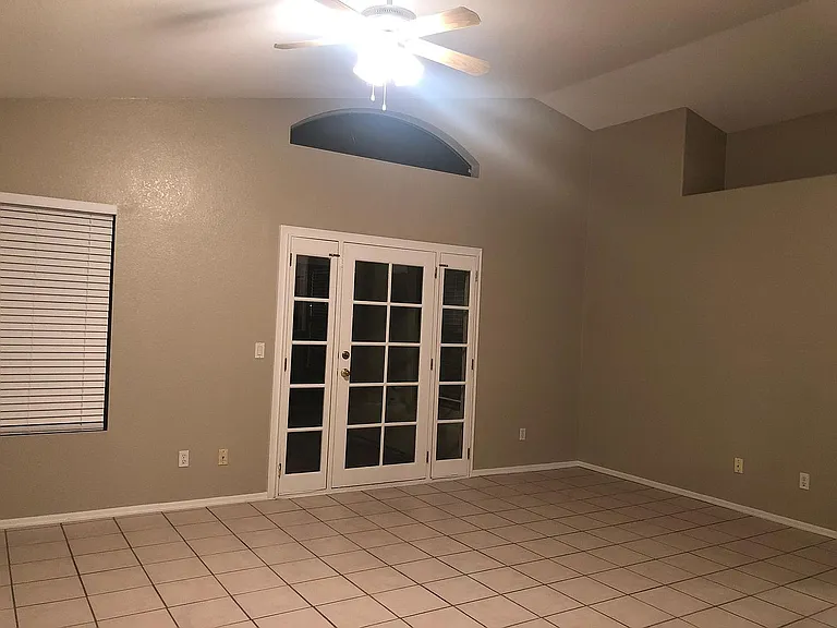 1077 W Swan Dr — Photo 14