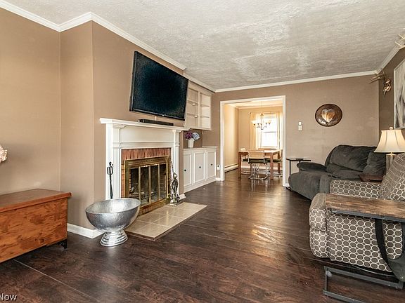 4th image of 10 Meadowlawn Dr Unit 13