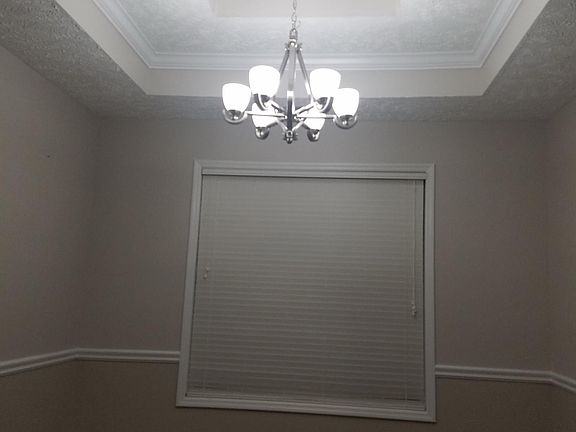 5th image of 108 Dunhill Dr SW