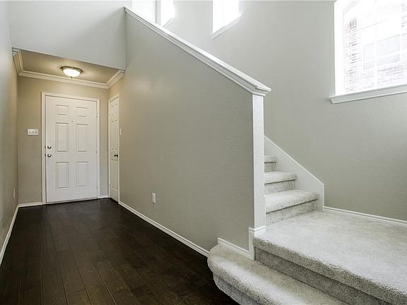 3rd image of 2136 Malone Dr