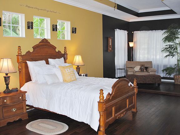 Master Bedroom with sitting