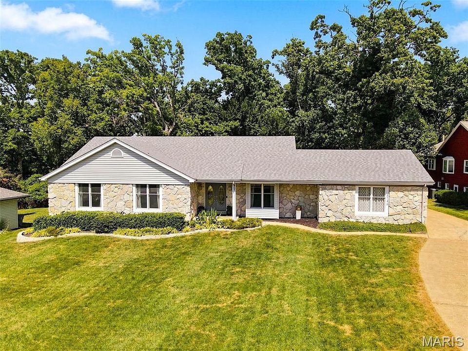 1st image of 2126 Park Forest Dr