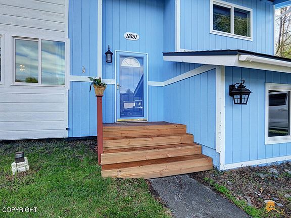 3rd image of 11851 Suncrest Dr