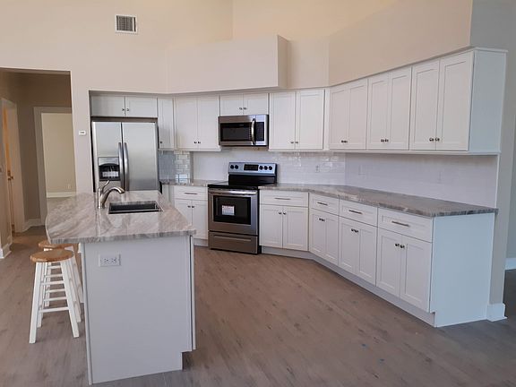 4th image of 2357 SW Manor Hill Dr