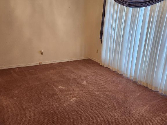 2nd image of 5 Karen Ct