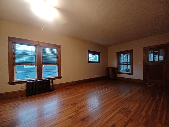5th image of 1180 Charles Ave