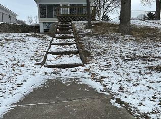 2761 Lansdowne Rd, Waterford, MI 48329