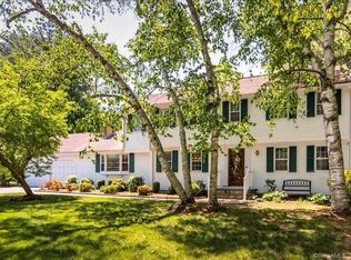7 Lenora Dr, West Simsbury, CT 06092