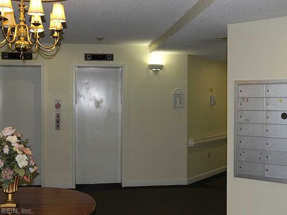 5th image of 985 Fleet Dr APT 557