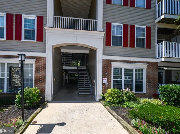 2203 Falls Gable Ln #B, Baltimore, MD 21209