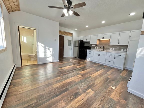 4th image of 800 W 12th St APT 1
