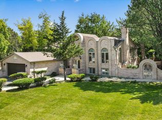 30W400 Army Trail Rd, Wayne, IL 60184