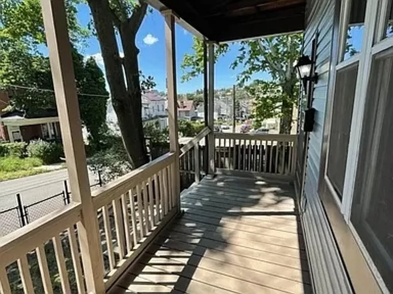2 bed, 1.0 bath, 950 sqft, $1,050 — Photo 4