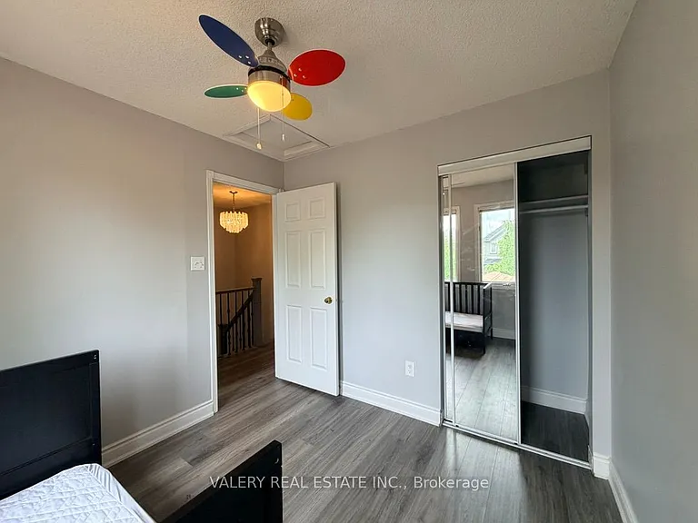 12 Letty Ave — Photo 9