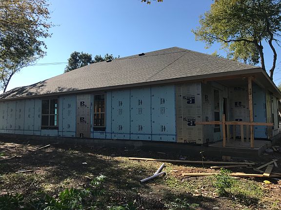 3rd image of 338 E Coral Way