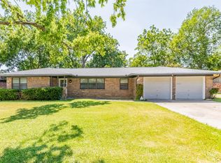 2100 Downey Dr, Fort Worth, TX 76112