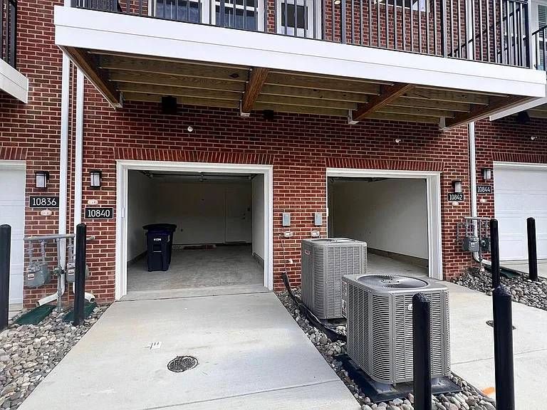 10840 Cedar Ave — Photo 9