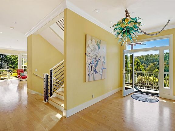 4th image of 10 Mountain Lodge Ln