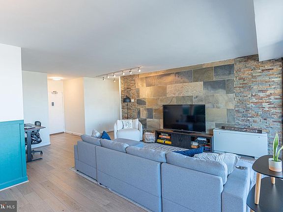 4th image of 4141 N Henderson Rd APT 1116