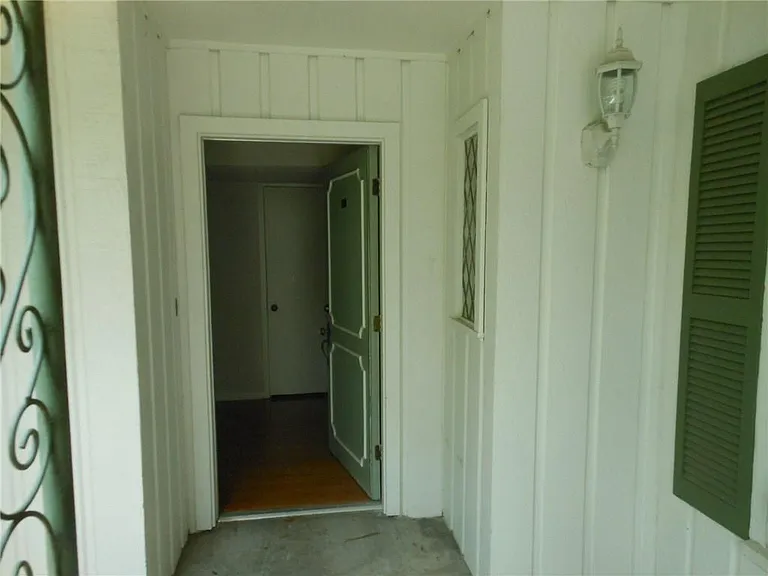 2516 Enfield Rd #202 — Photo 3