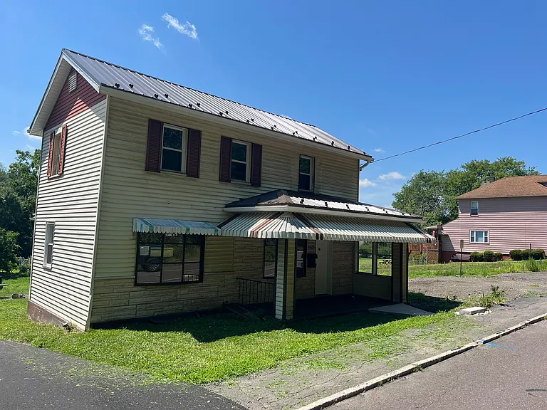 3023 S Main St — Photo 1