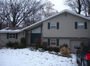 5668 Burgis Ave SE, Kentwood, MI 49508