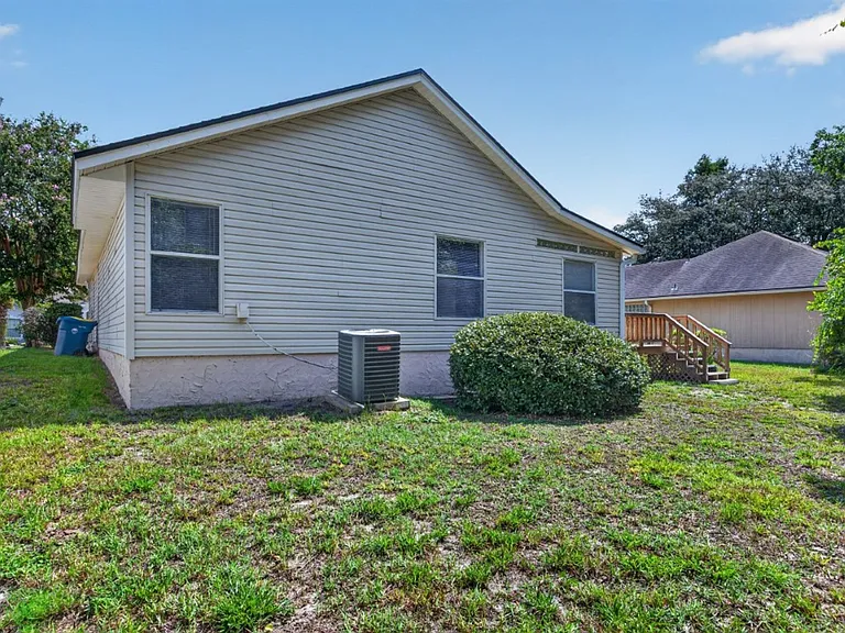9256 Dale View Ln W — Photo 30