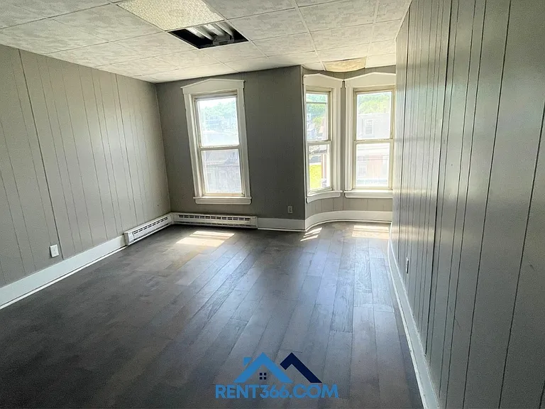 929 Center St #3 — Photo 11