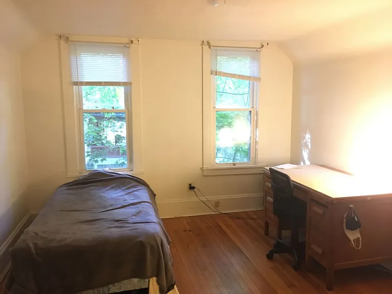 119 Thurston Ave — Photo 21