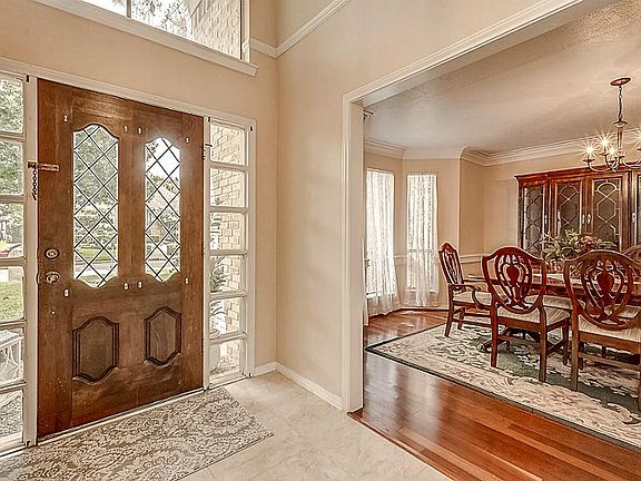 2nd image of 22818 Spatswood Ln