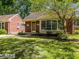 19994 Woodmont St, Harper Woods, MI