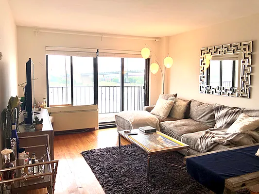 Rented by Peter Ashe | media 43