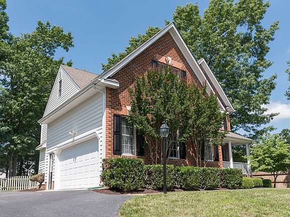 2nd image of 5424 Stanwood Way