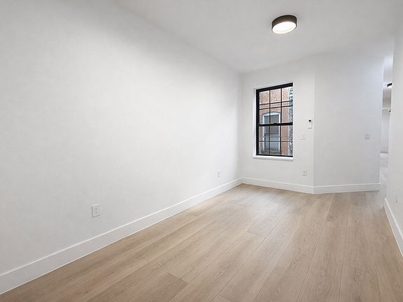 3rd image of 785 Franklin Ave #3L