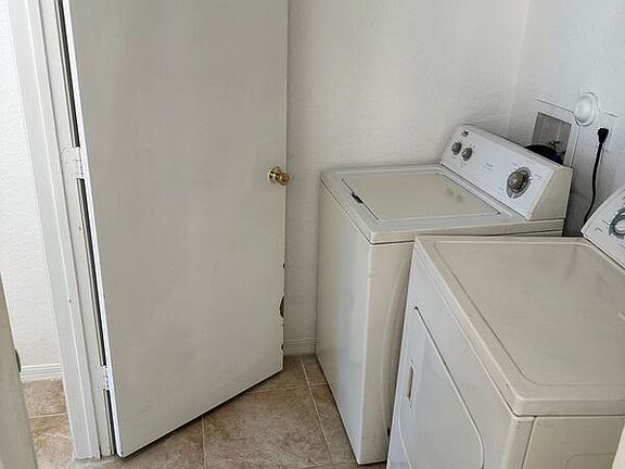 5th image of 701 W 4th St