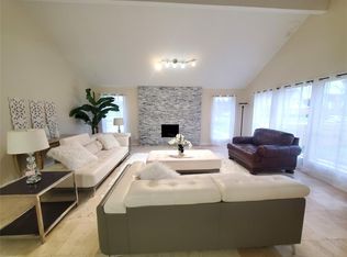 2810 Arrowhead Dr, Sugar Land, TX 77479