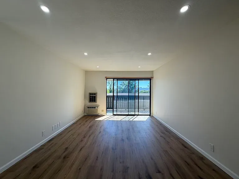 1467 Marchbanks Dr #3 — Photo 5