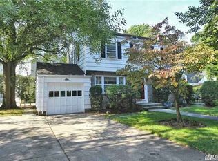 8 Merillon Ave, Garden City, NY 11530