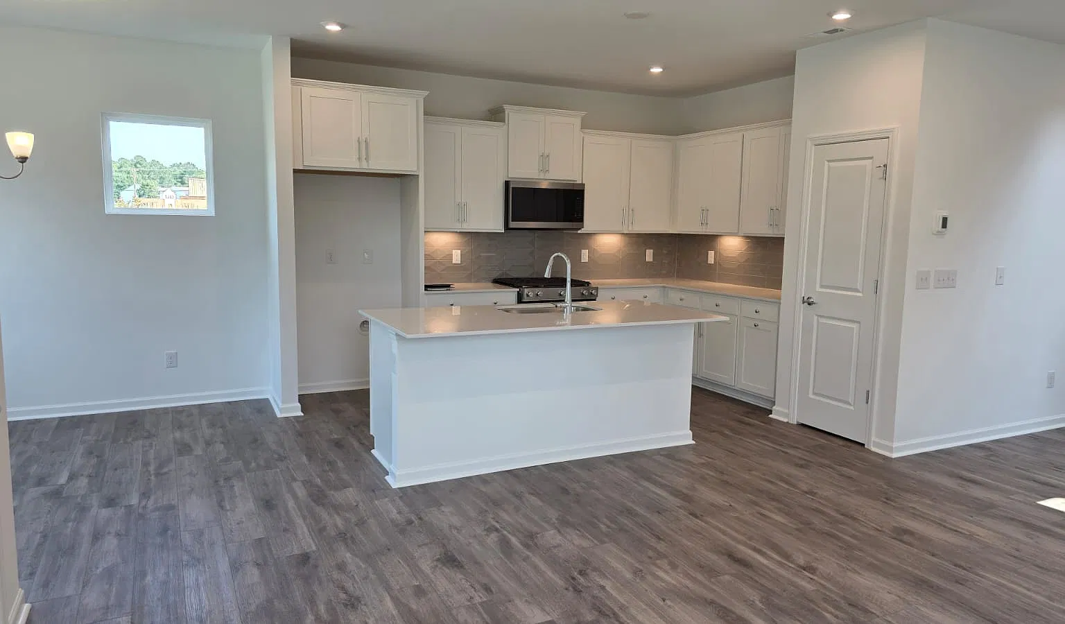 15918 Parkside Crossing Dr — Photo 3