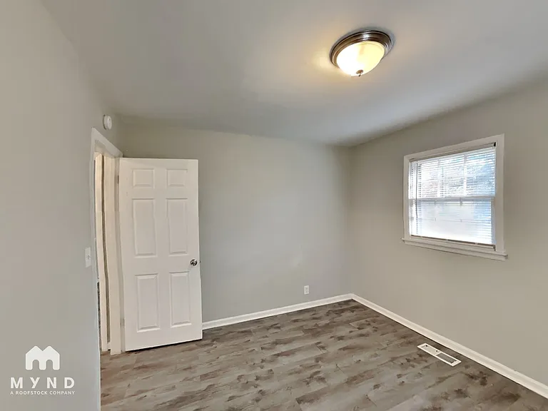 6220 Leslie Dr — Photo 15