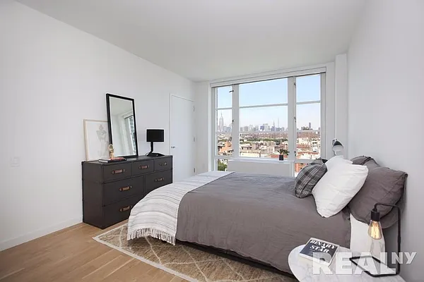 Rented by REAL New York | media 5