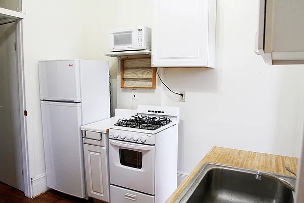 Rented by Twyford Real Estate | media 10