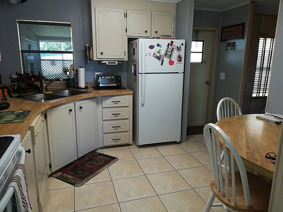 4th image of 352 King James Ct
