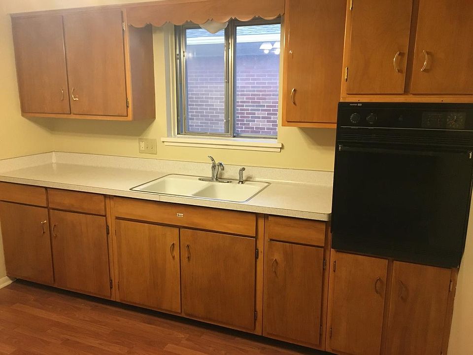1st image of 16 Dreyer Ave