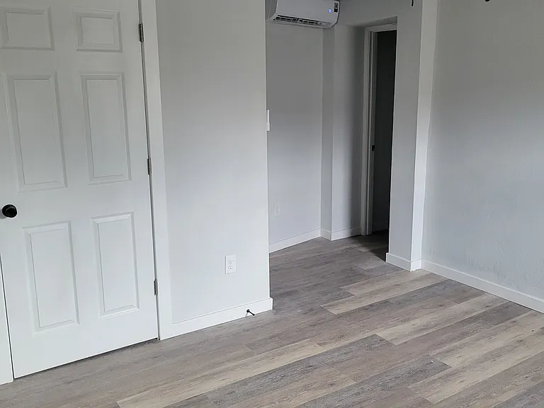 403 Locust St #A — Photo 11
