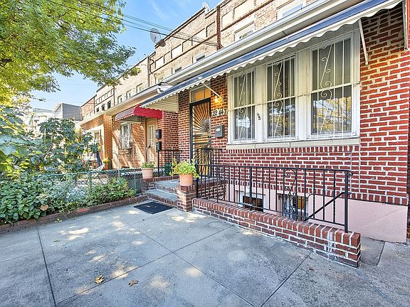 2nd image of 2244 43rd St